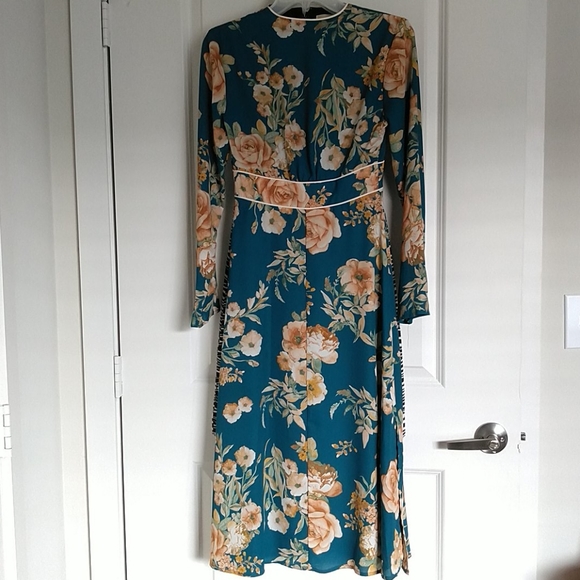 SALE 🥳 NWOT June and Hudson Floral Dress - Picture 4 of 8
